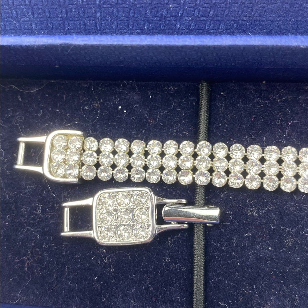 Swarovski Silver Tennis Bracelet with extender - Picture 3 of 7